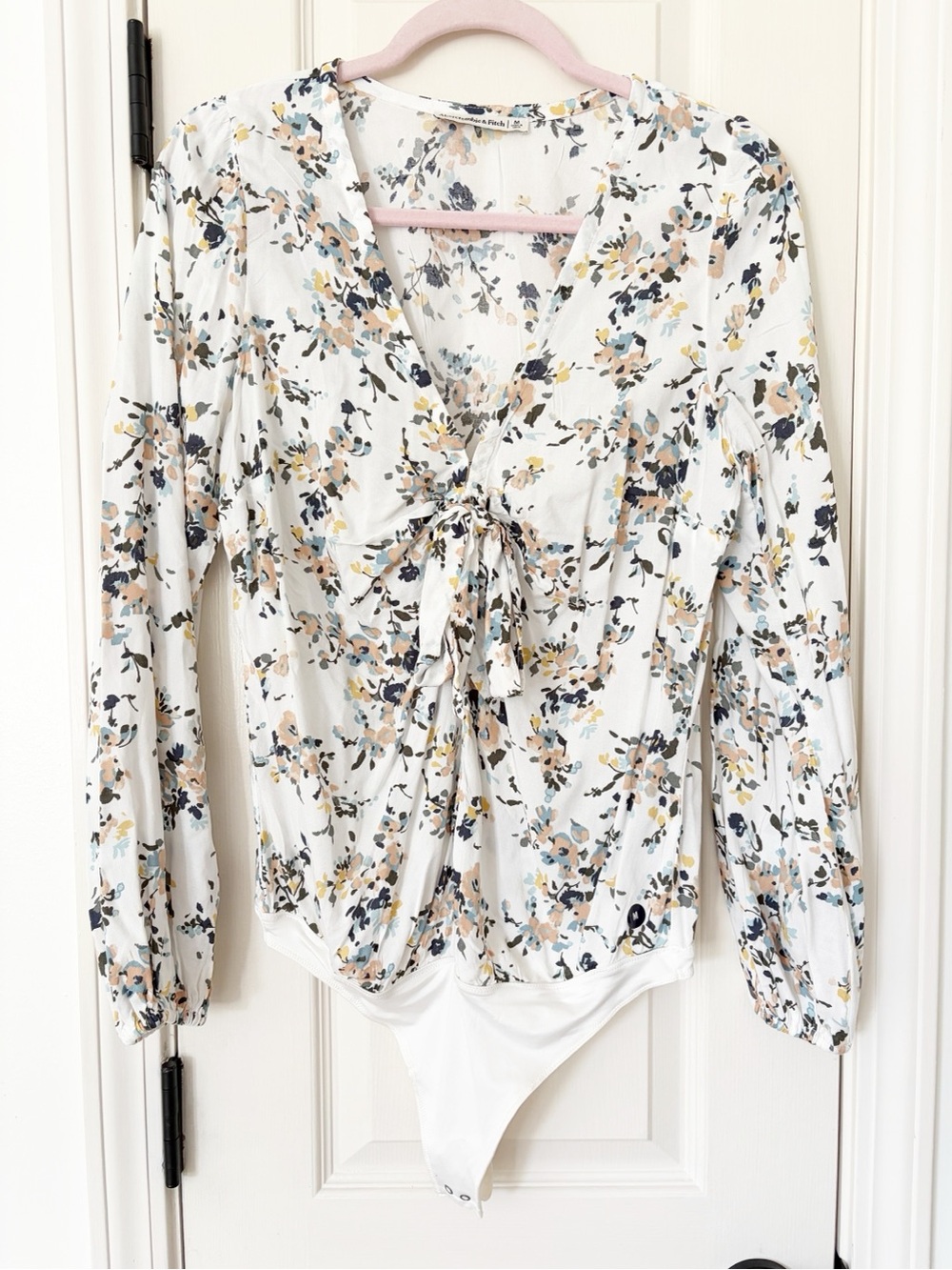 M • Abercrombie & fitch white floral print thong bodysuit blouse